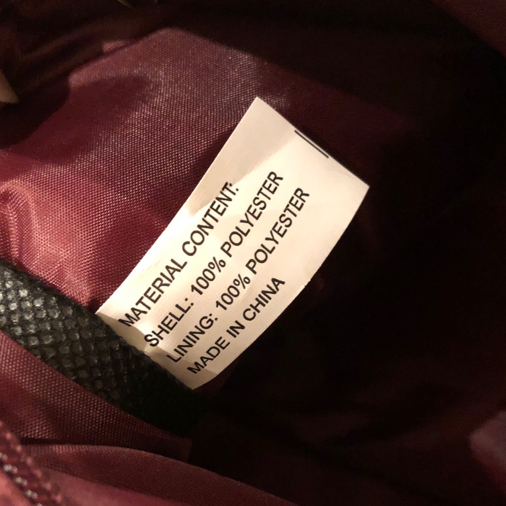 Quilted Burgundy Women’s Carryall Shoulder Bag - Picture 10 of 11